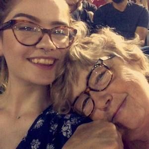 Meet your Posher, Isabel